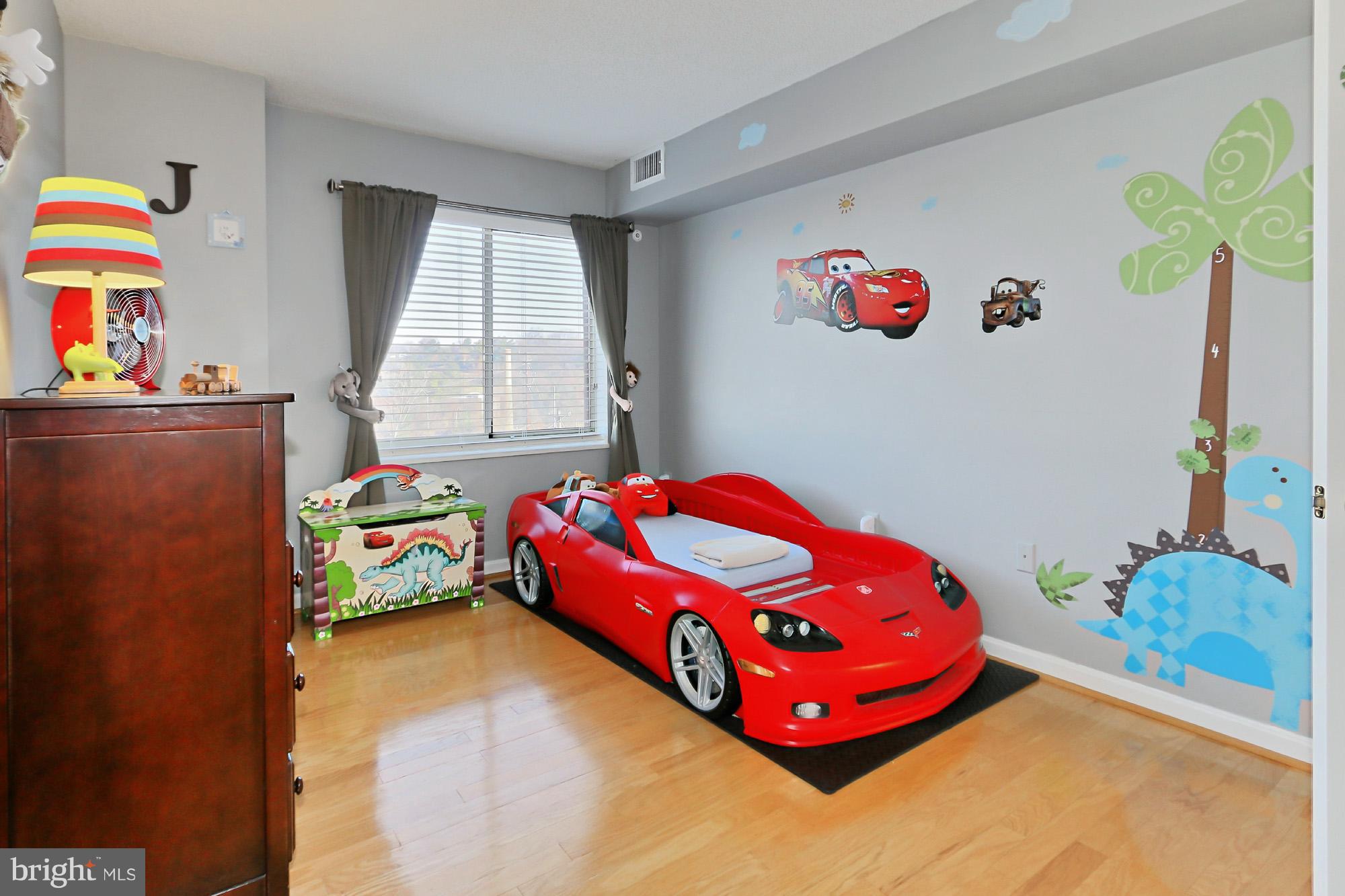 CARLYLE TOWERS - Residential Lease