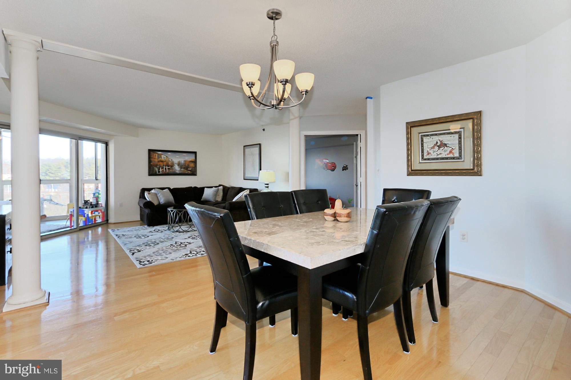 CARLYLE TOWERS - Residential Lease