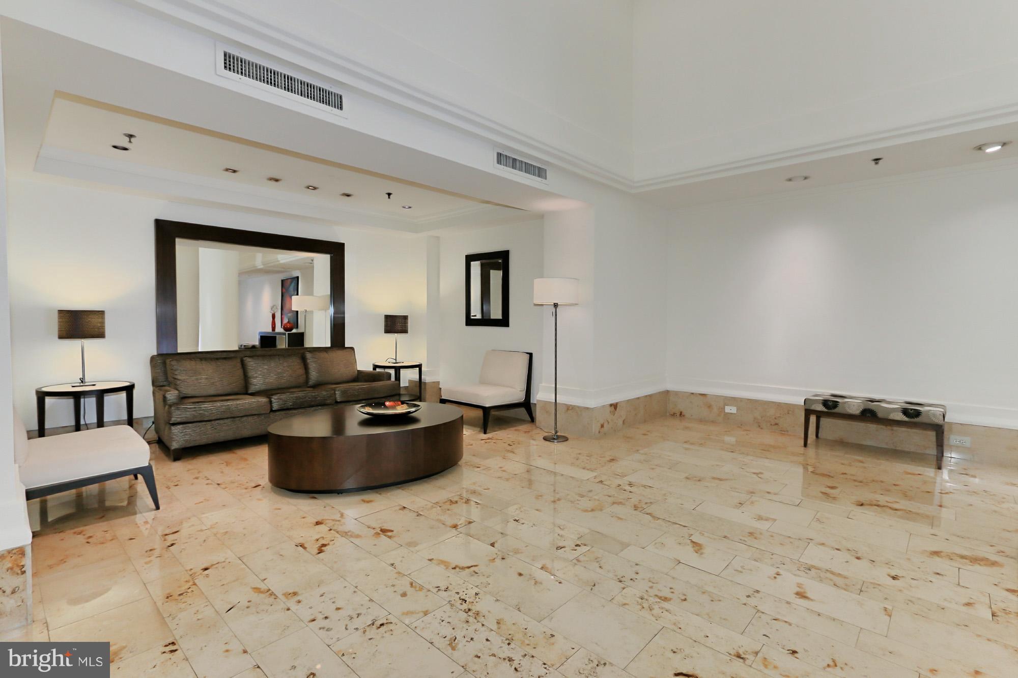 CARLYLE TOWERS - Residential Lease