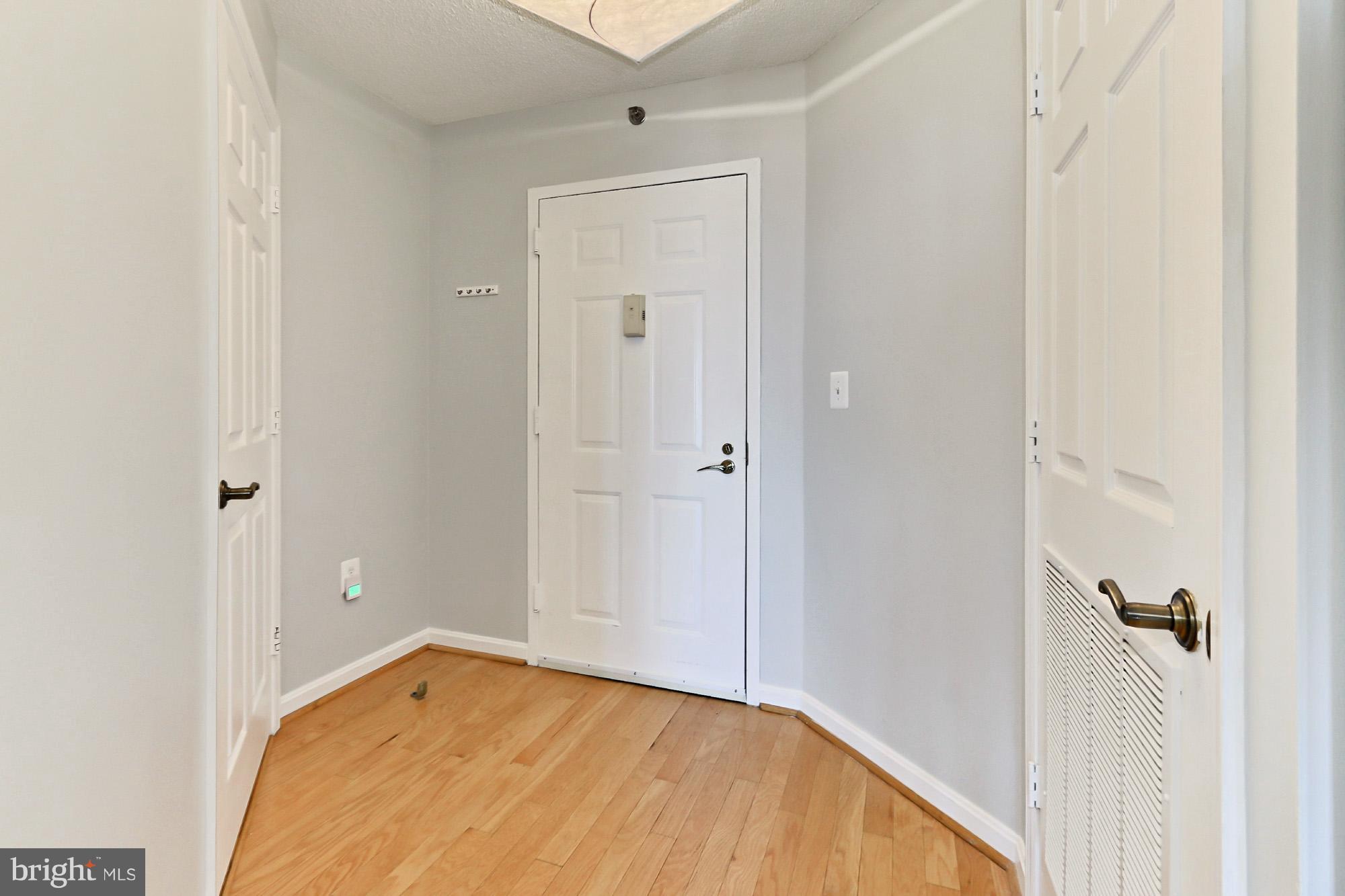 CARLYLE TOWERS - Residential Lease