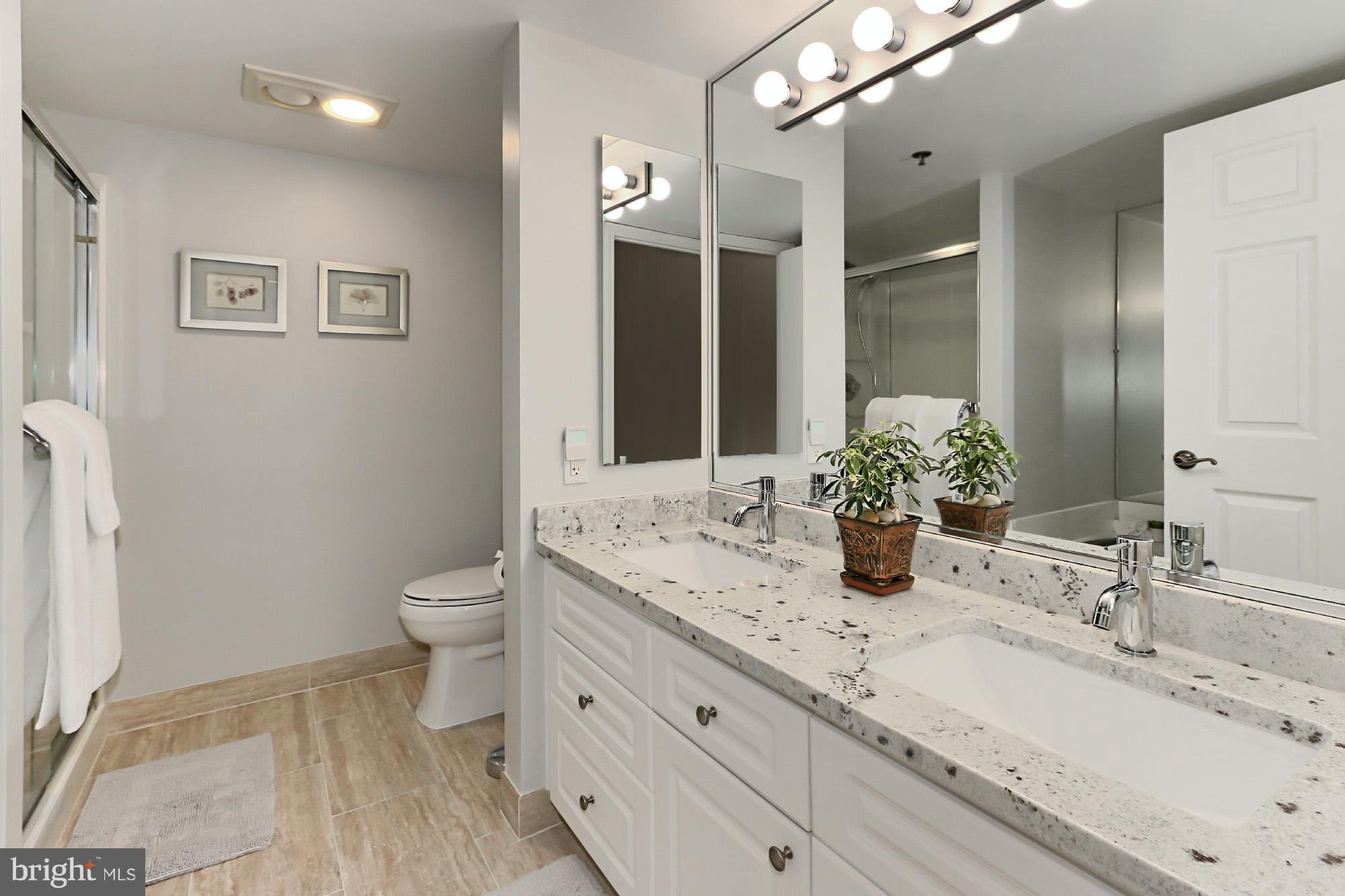 CARLYLE TOWERS - Residential Lease