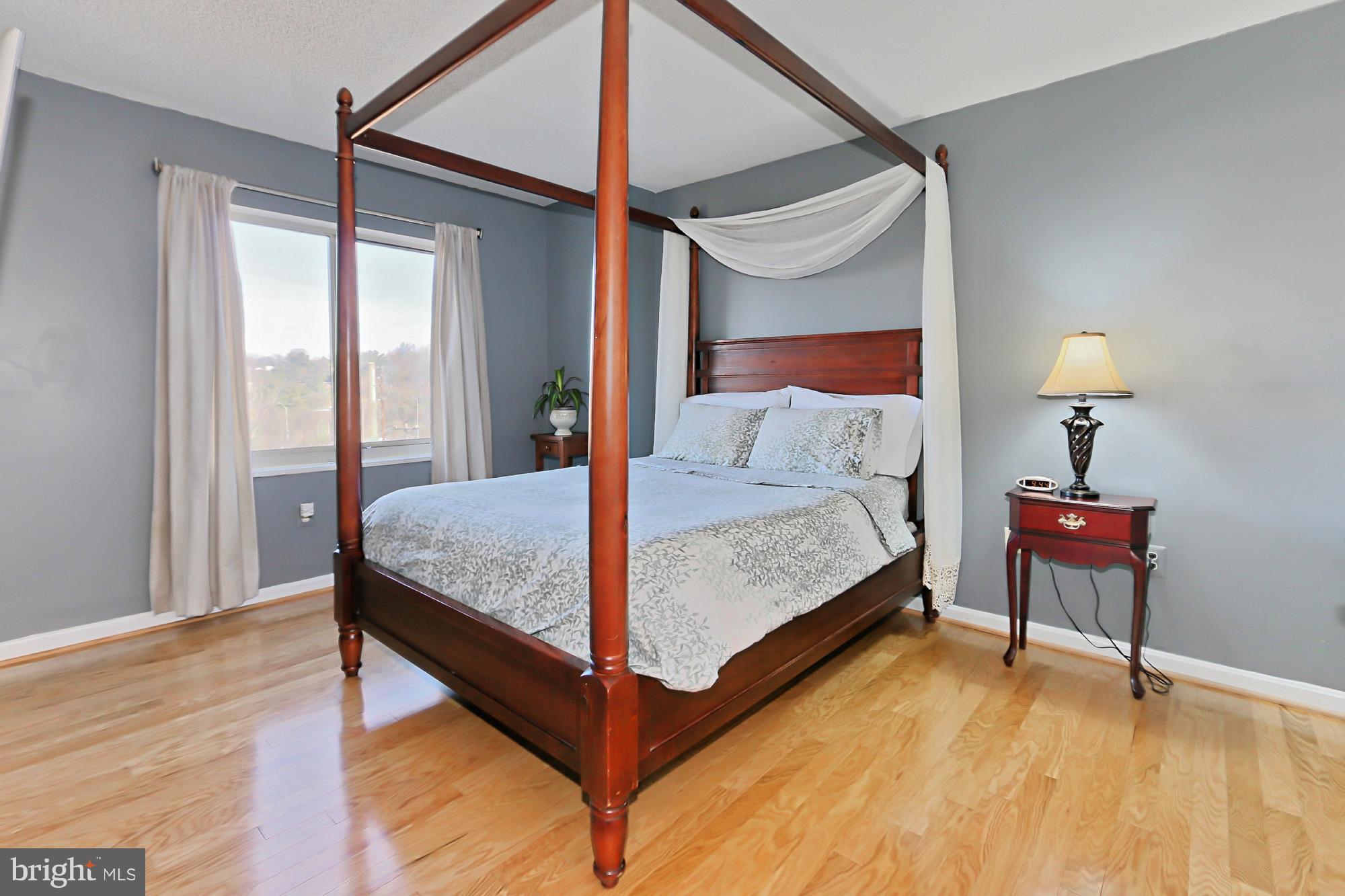 CARLYLE TOWERS - Residential Lease