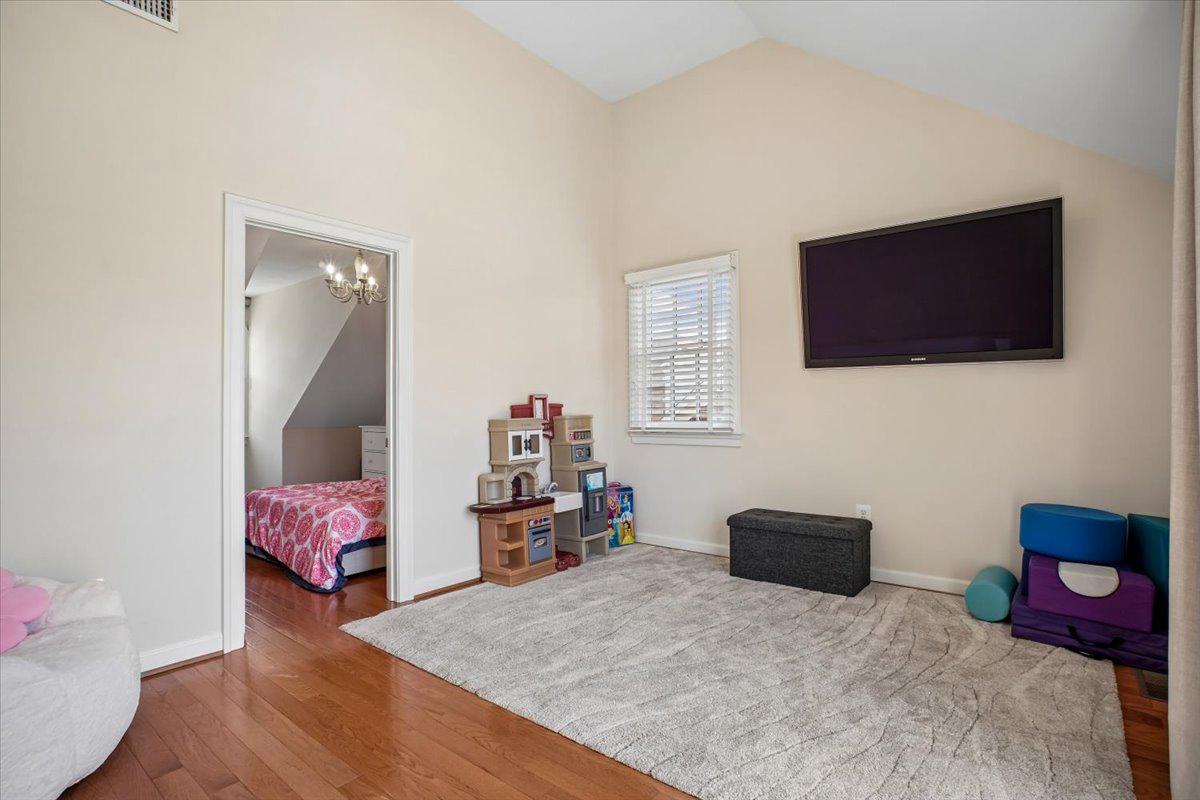 CHATHAM SQUARE - Residential