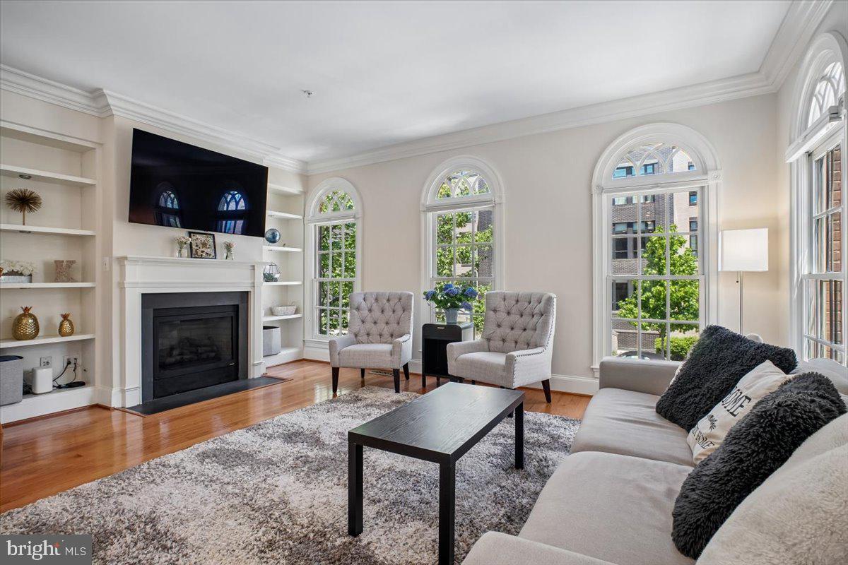 CHATHAM SQUARE - Residential