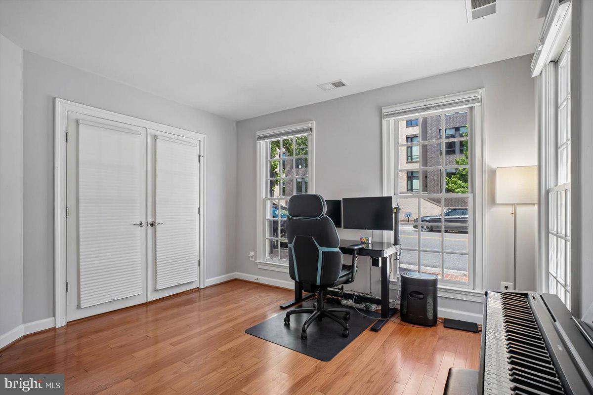 CHATHAM SQUARE - Residential
