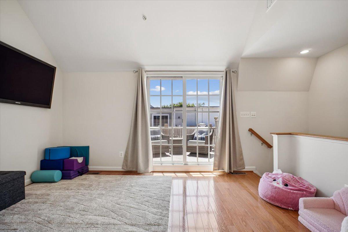 CHATHAM SQUARE - Residential