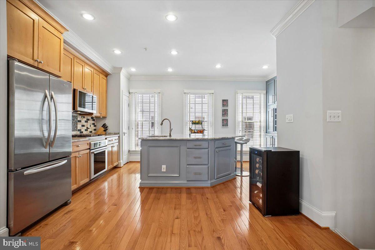 CHATHAM SQUARE - Residential