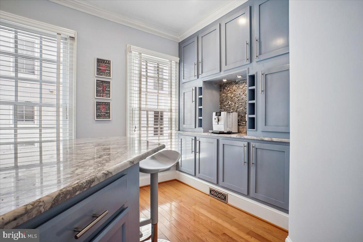 CHATHAM SQUARE - Residential