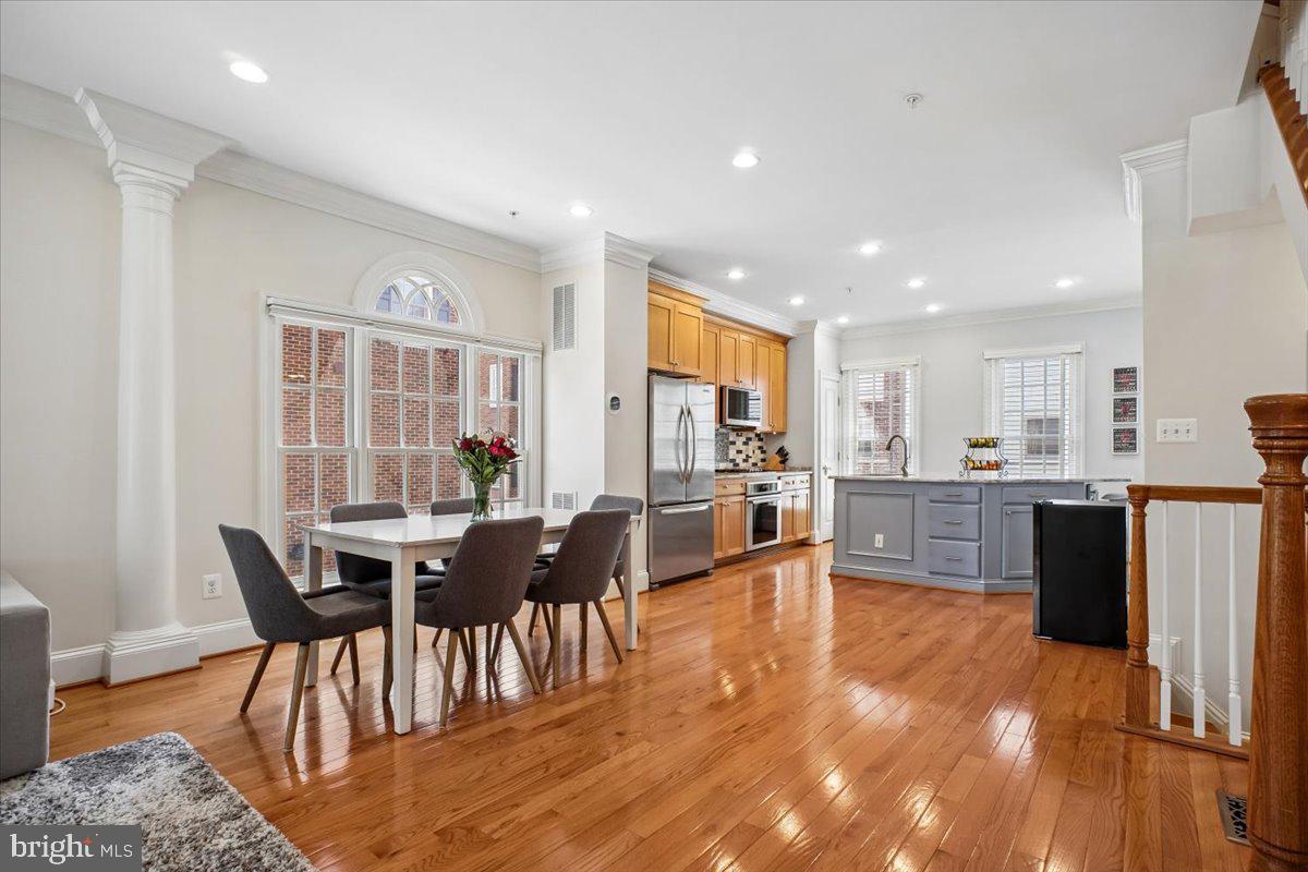 CHATHAM SQUARE - Residential