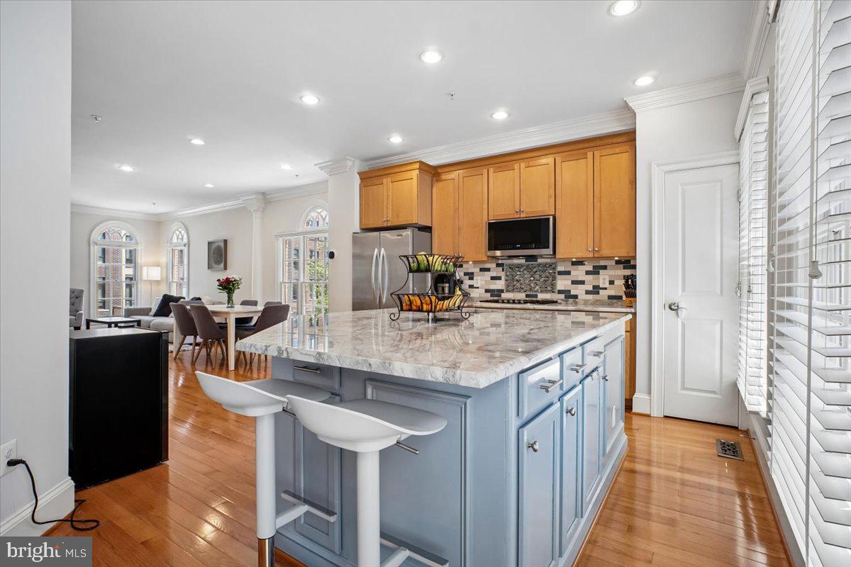 CHATHAM SQUARE - Residential