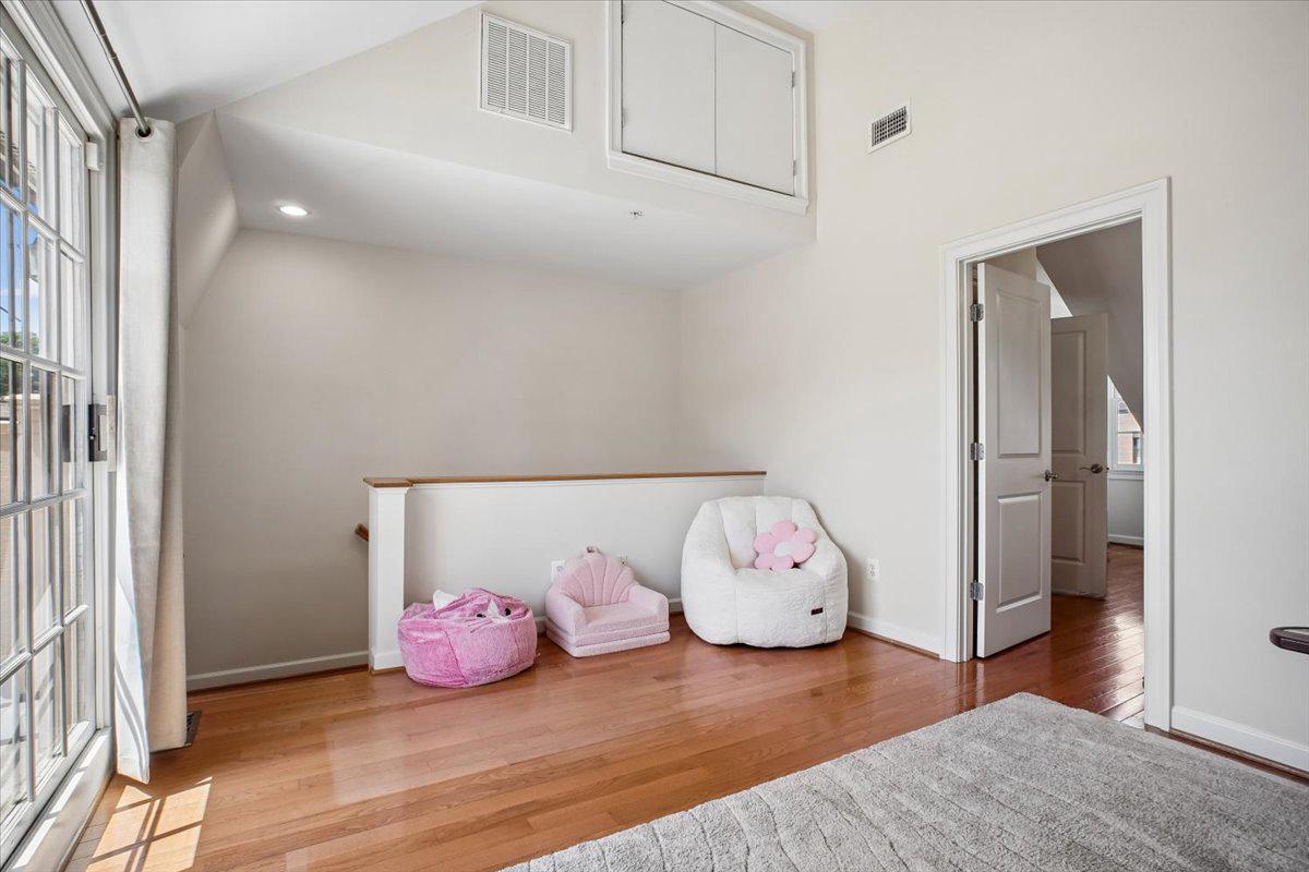 CHATHAM SQUARE - Residential