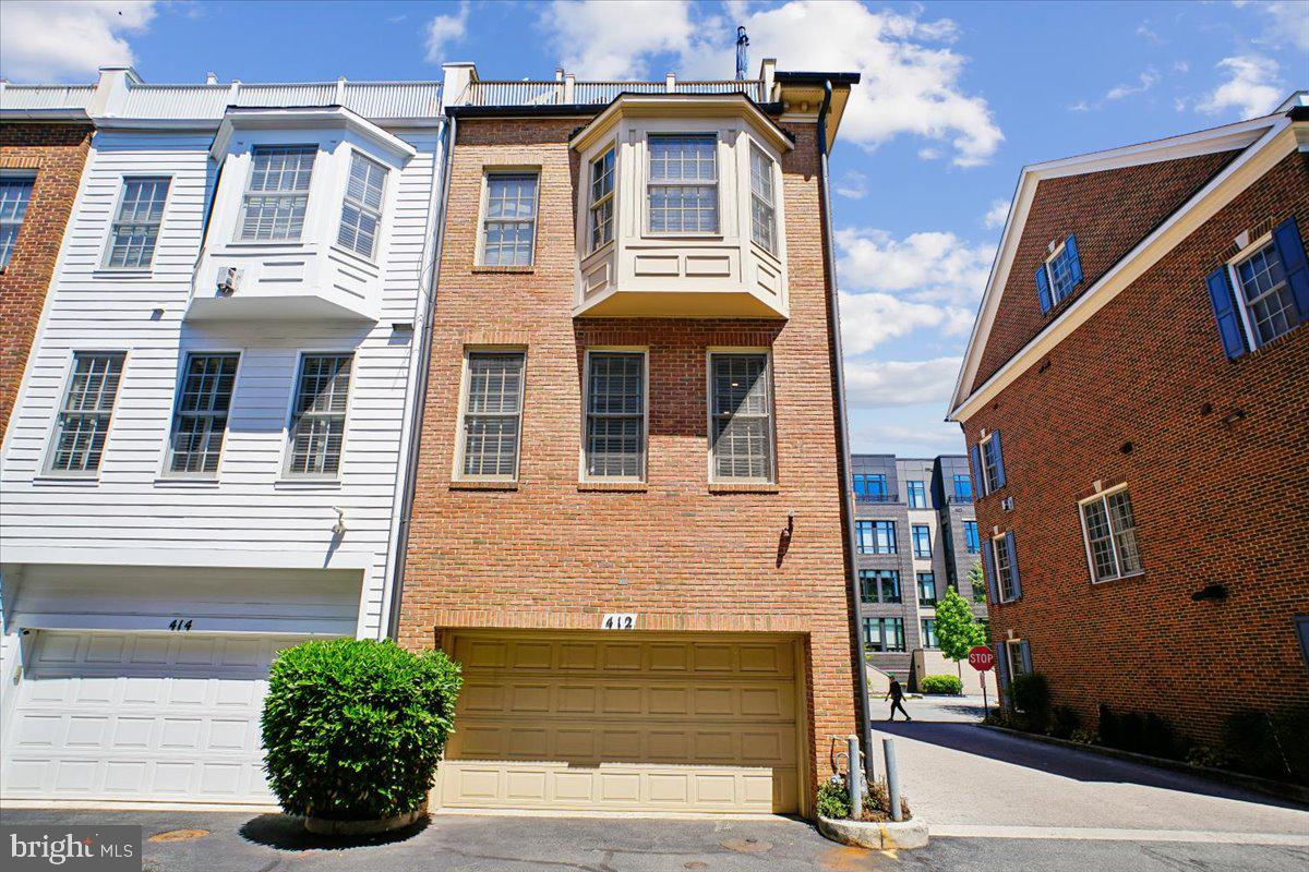 CHATHAM SQUARE - Residential