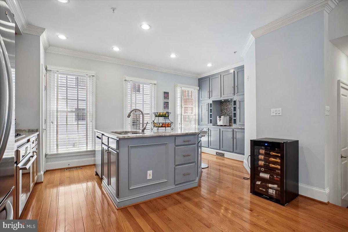 CHATHAM SQUARE - Residential