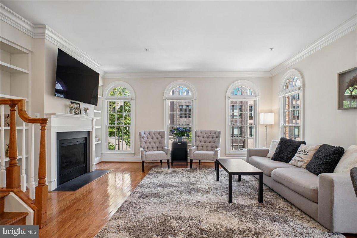 CHATHAM SQUARE - Residential