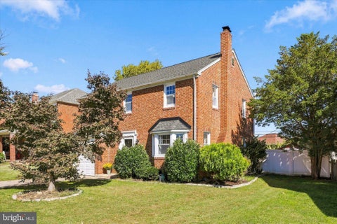Homes For Sale - 8427 Pembrook Road<br/> PHILADELPHIA, PA 19128