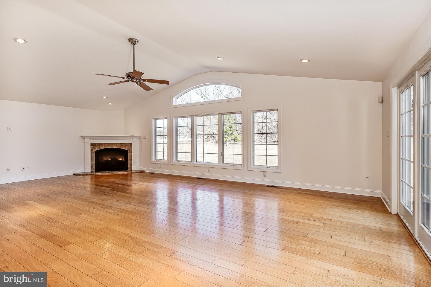 OXFORD GLEN - Residential