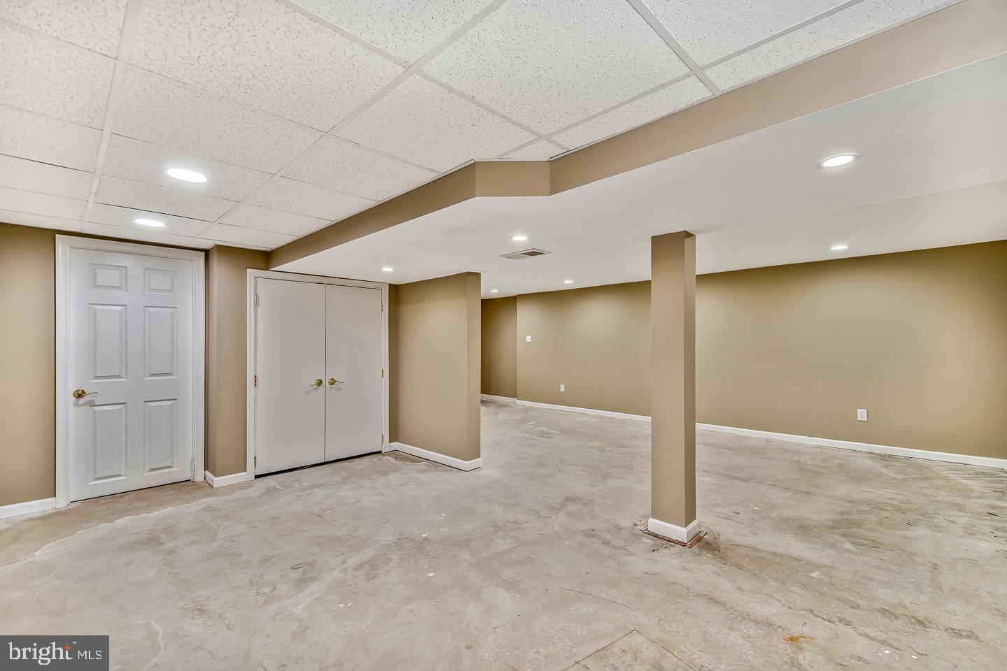 OXFORD GLEN - Residential