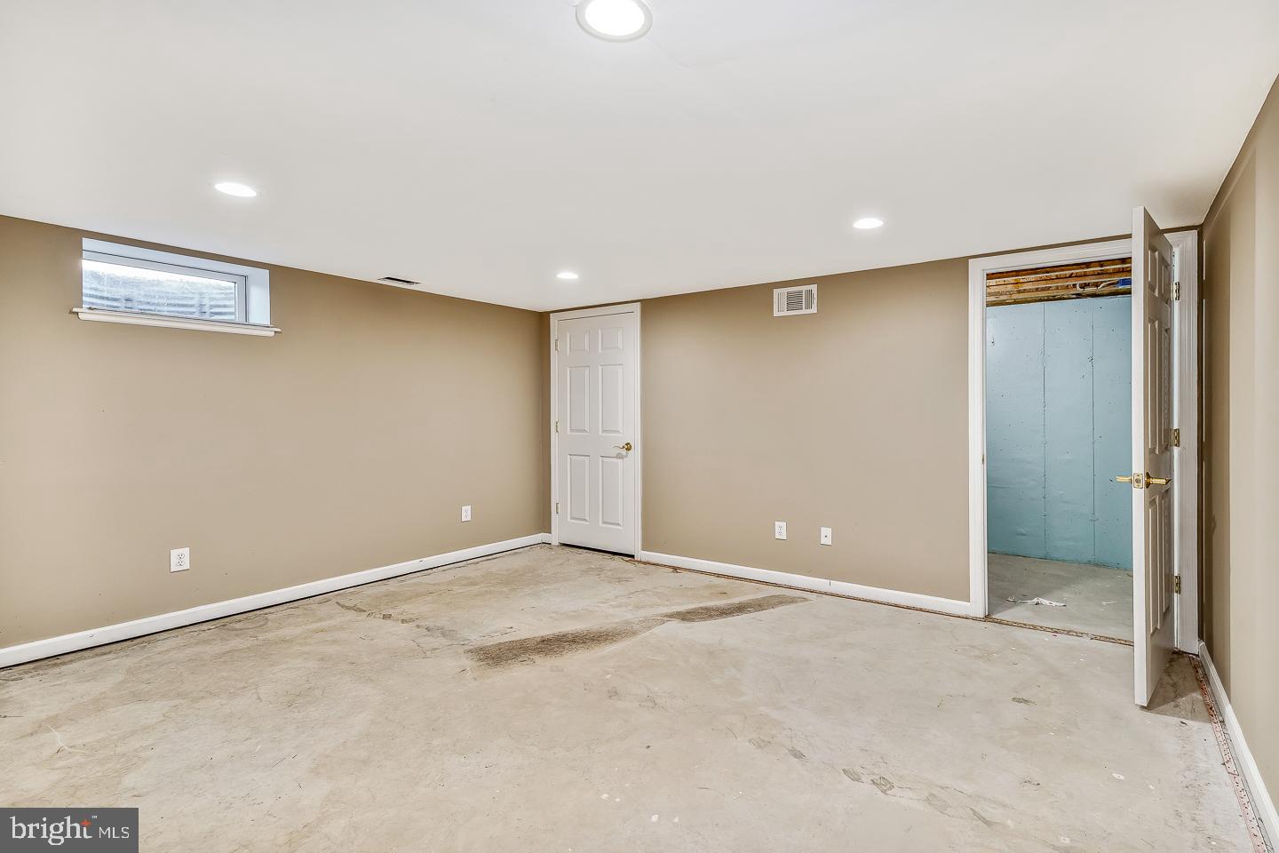 OXFORD GLEN - Residential