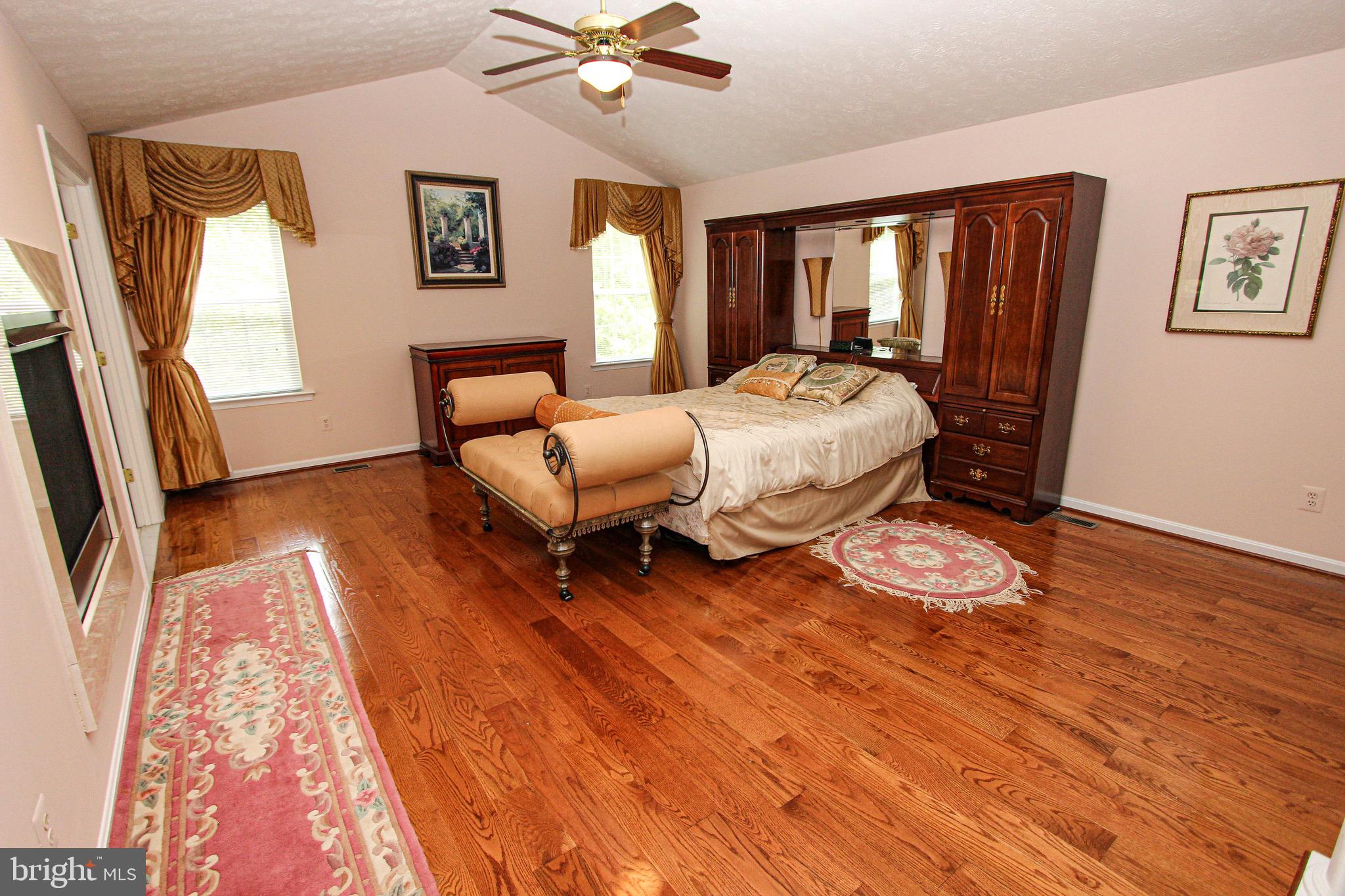 FOREST KNOLL - Residential