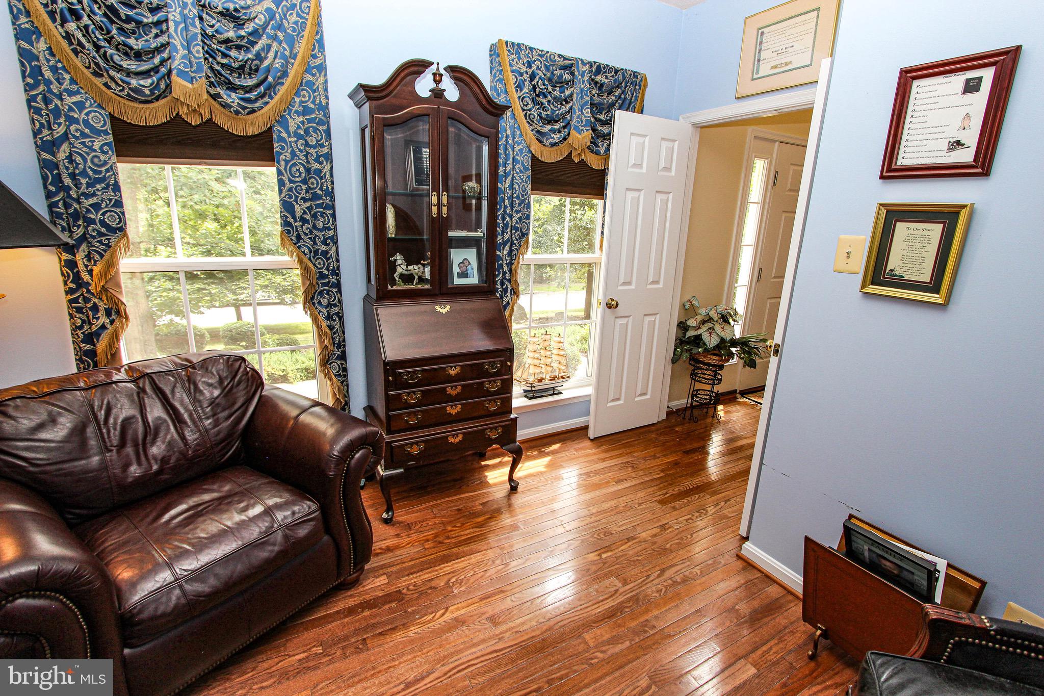 FOREST KNOLL - Residential