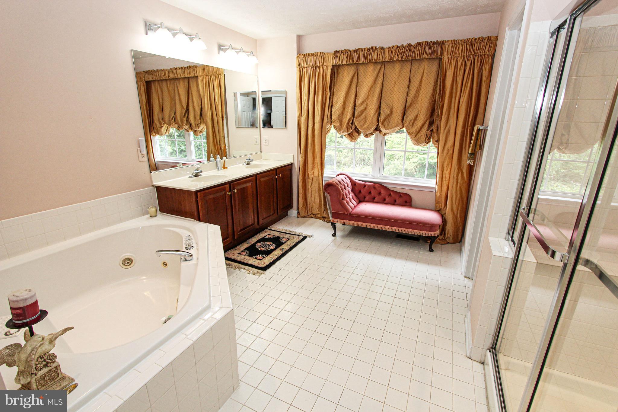 FOREST KNOLL - Residential