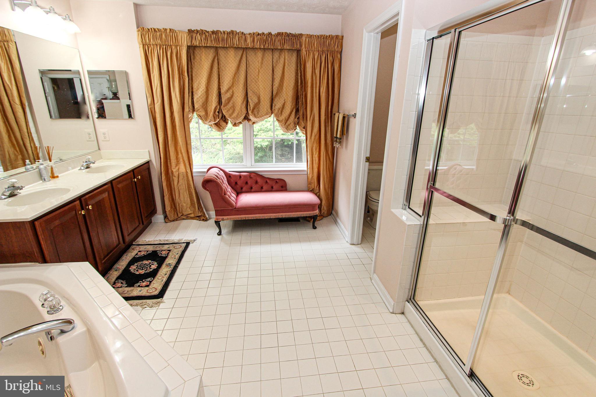 FOREST KNOLL - Residential