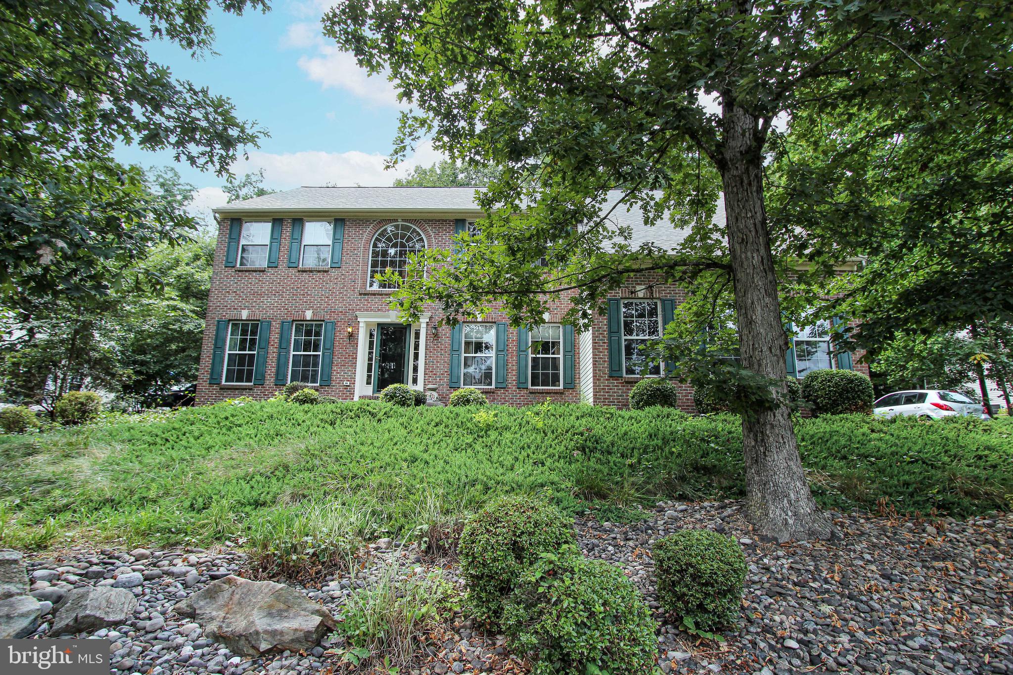 FOREST KNOLL - Residential