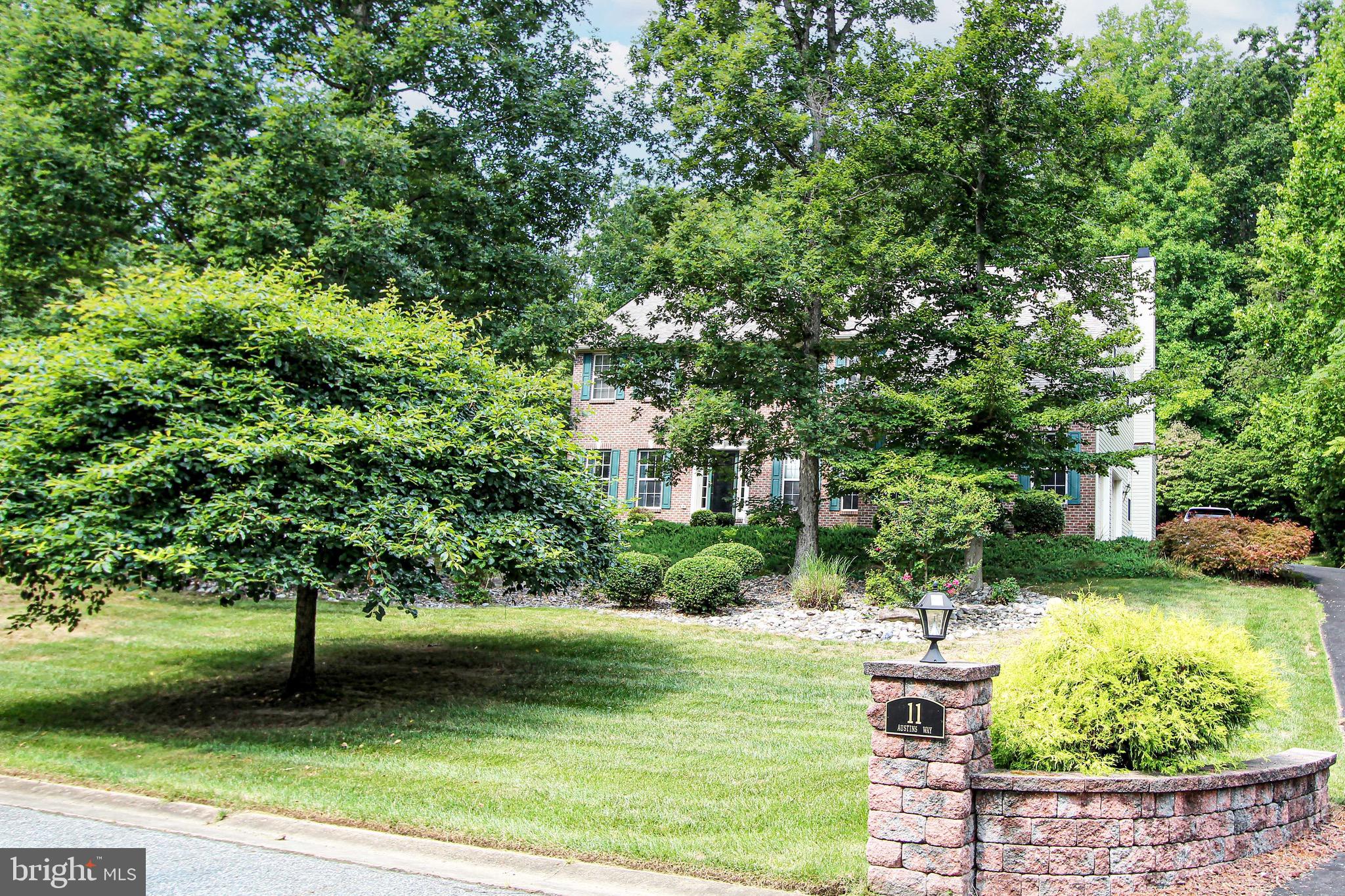 FOREST KNOLL - Residential