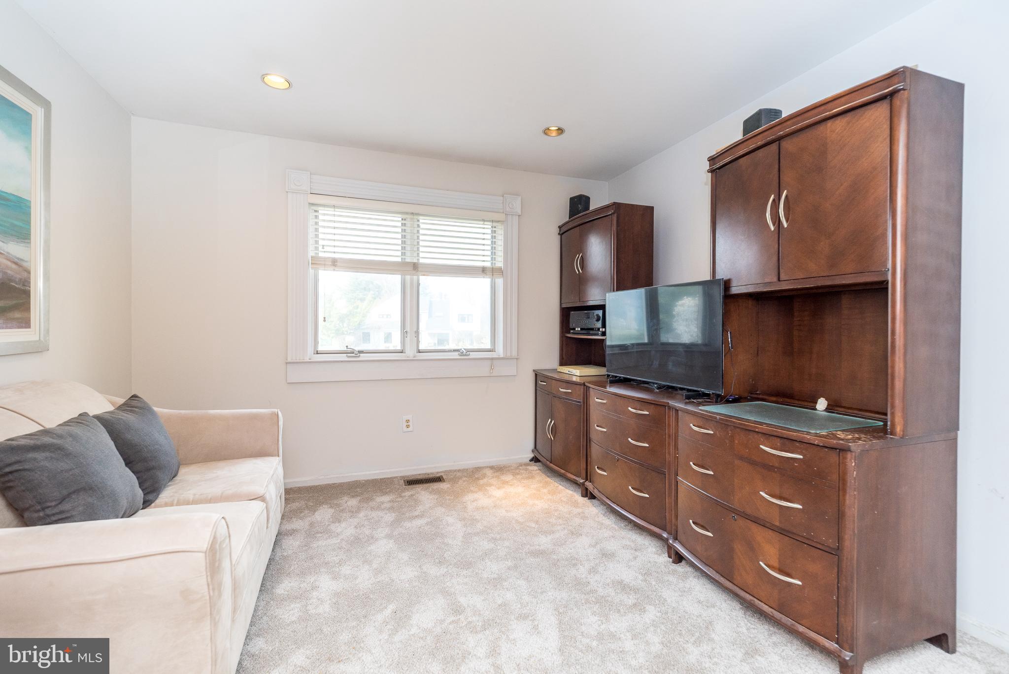 DUBLIN CHASE - Residential