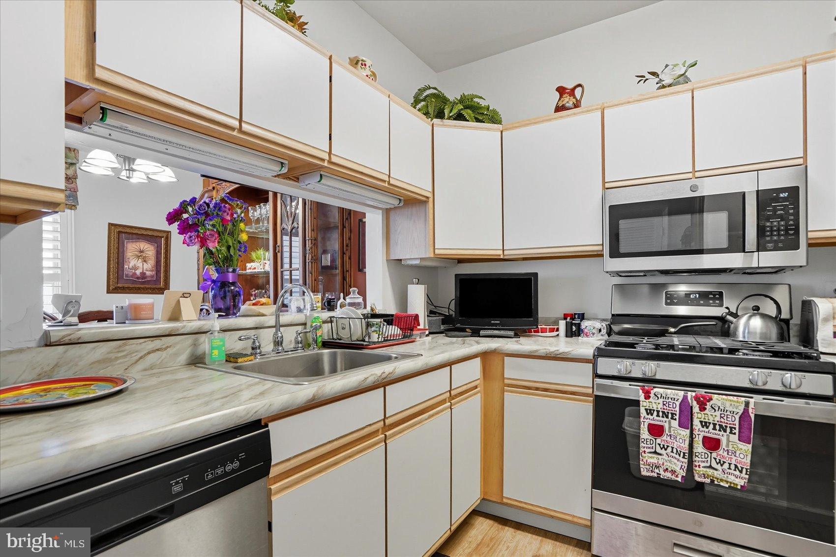 SPRING MILL CONDOMINIUM - Residential