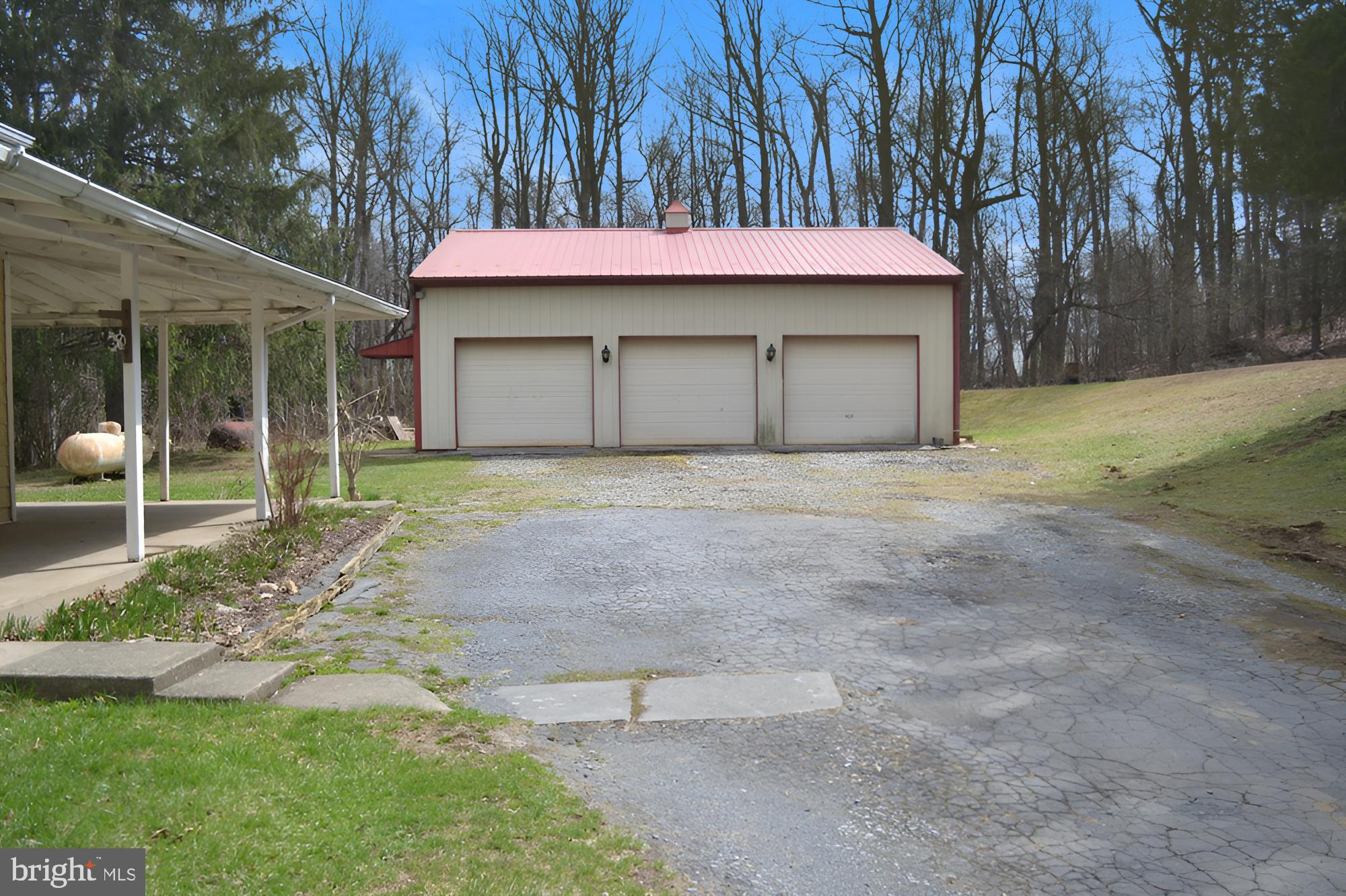 LONGSWAMP TWP - Residential