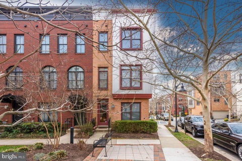 Townhouse For Sale - 5701 44th Avenue<br/> HYATTSVILLE, MD 20781