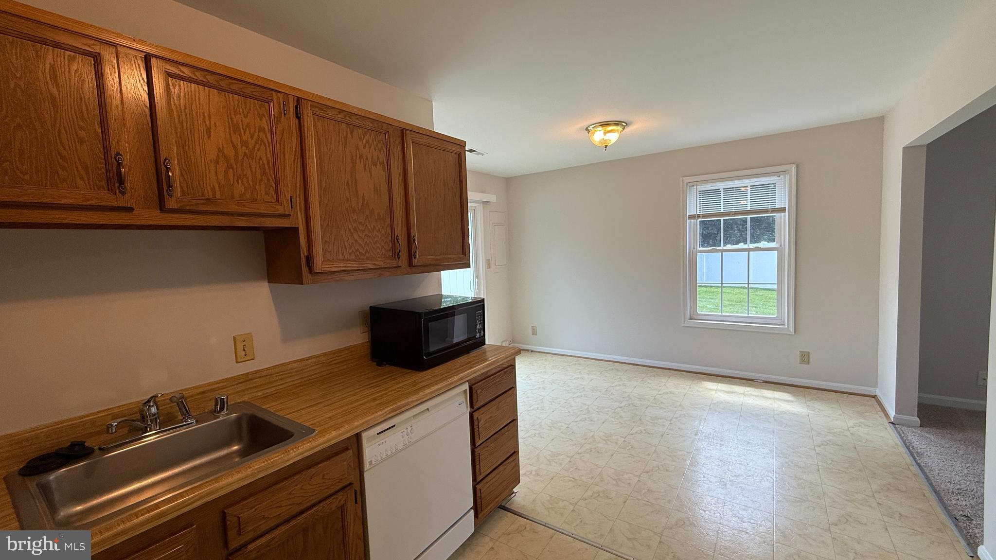 200 SURRY LANE 118