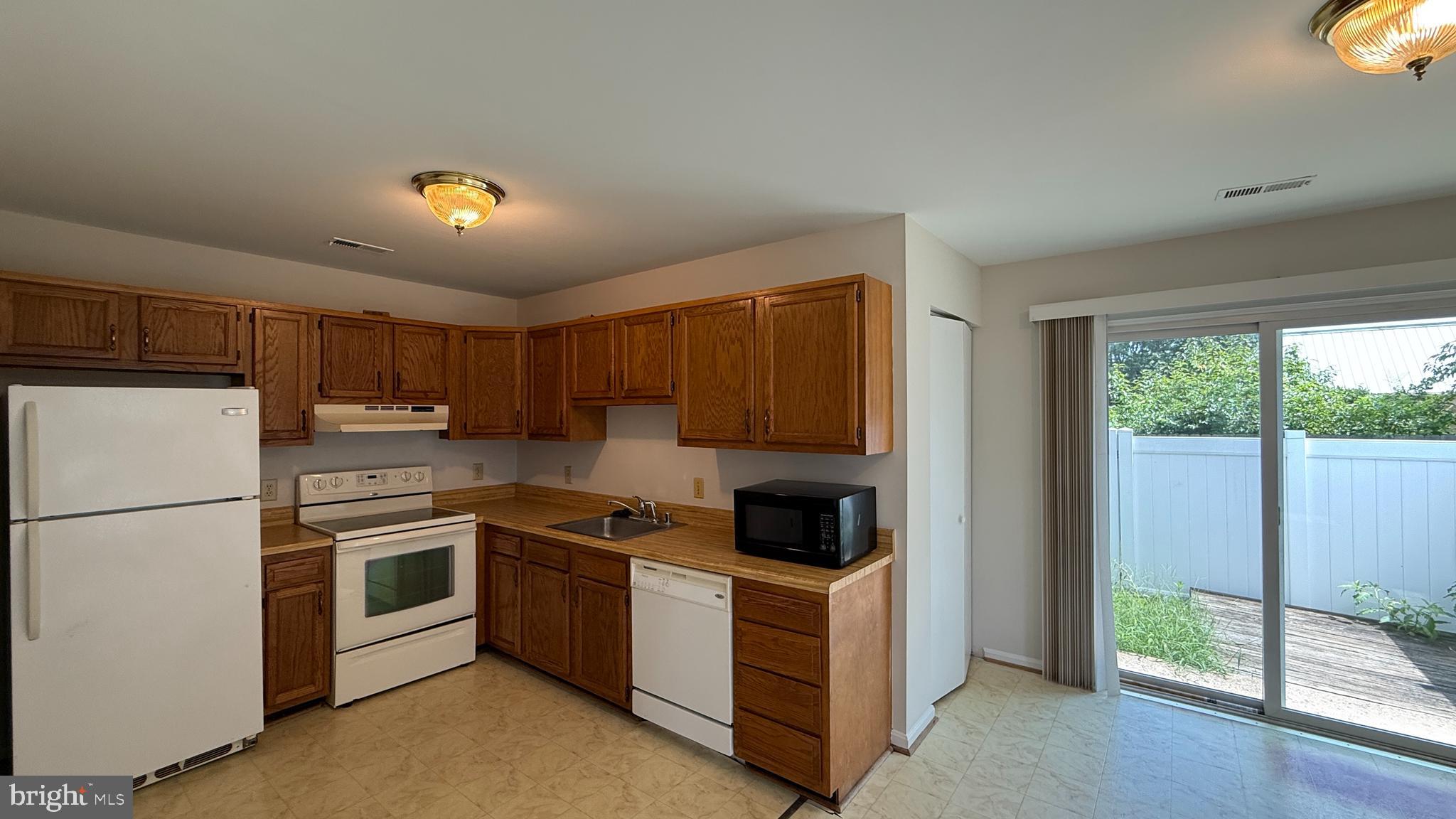 200 SURRY LANE 118