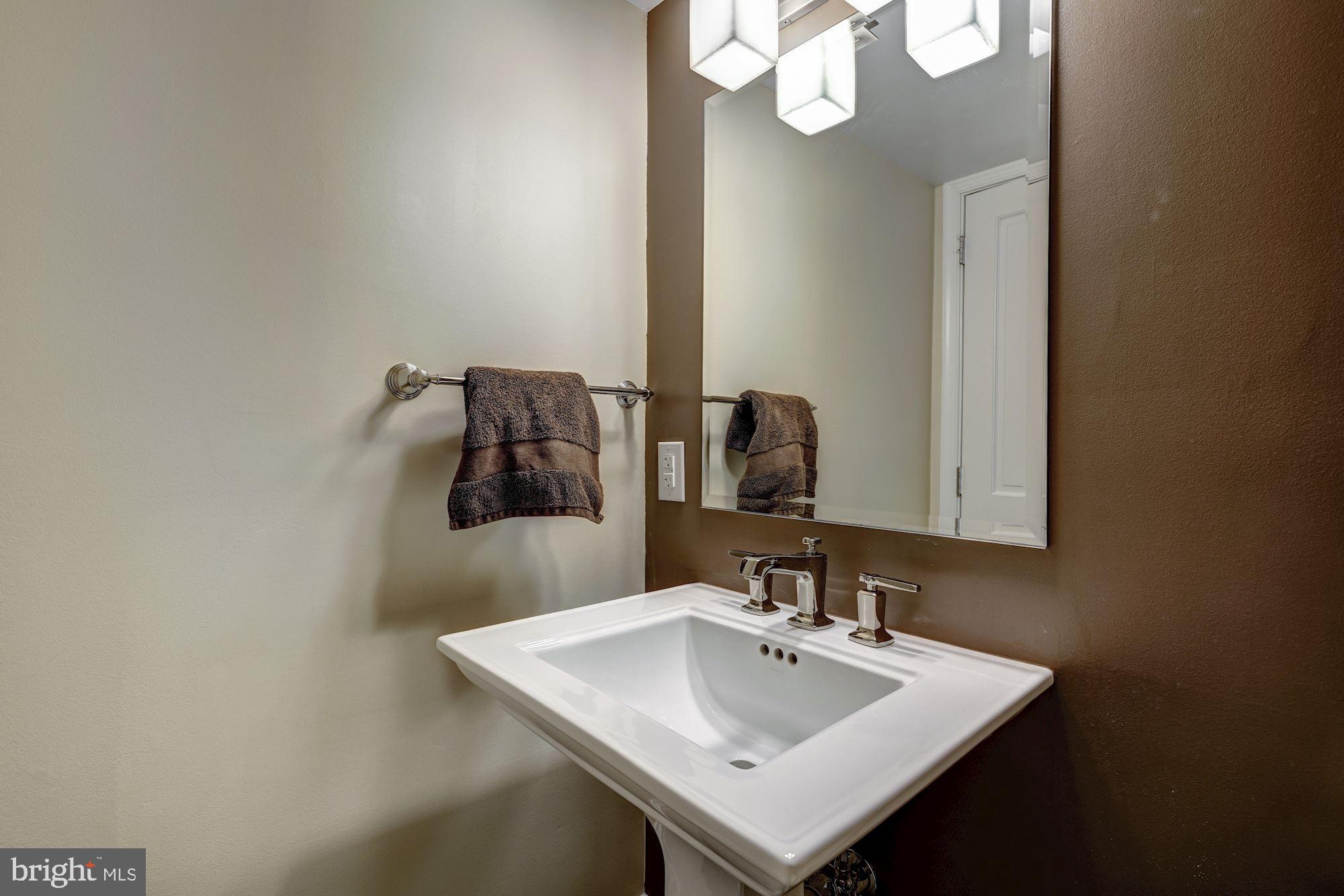 ARLINGTON RIDGE - Residential Lease