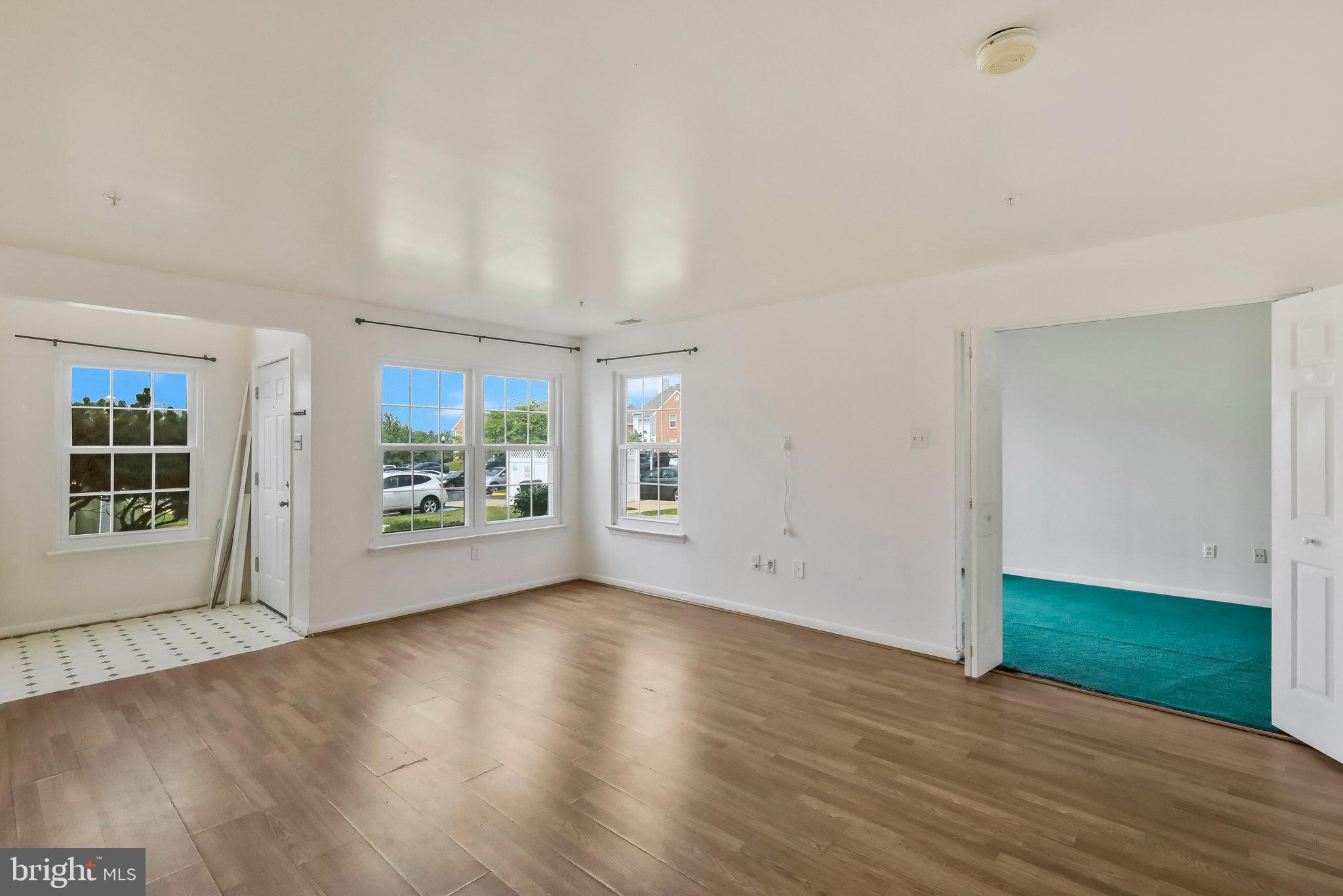 DEVON HILLS - Residential