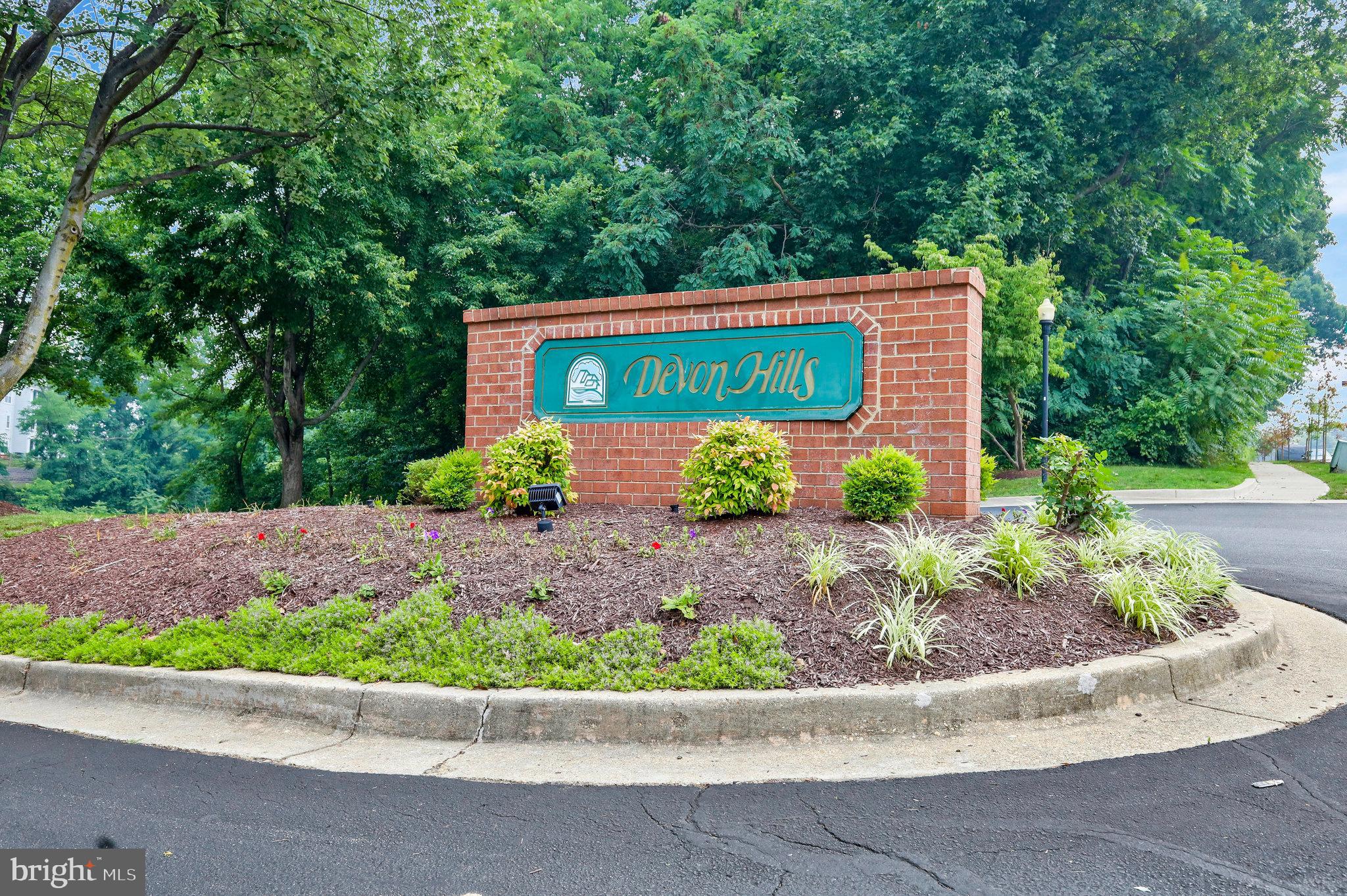 DEVON HILLS - Residential