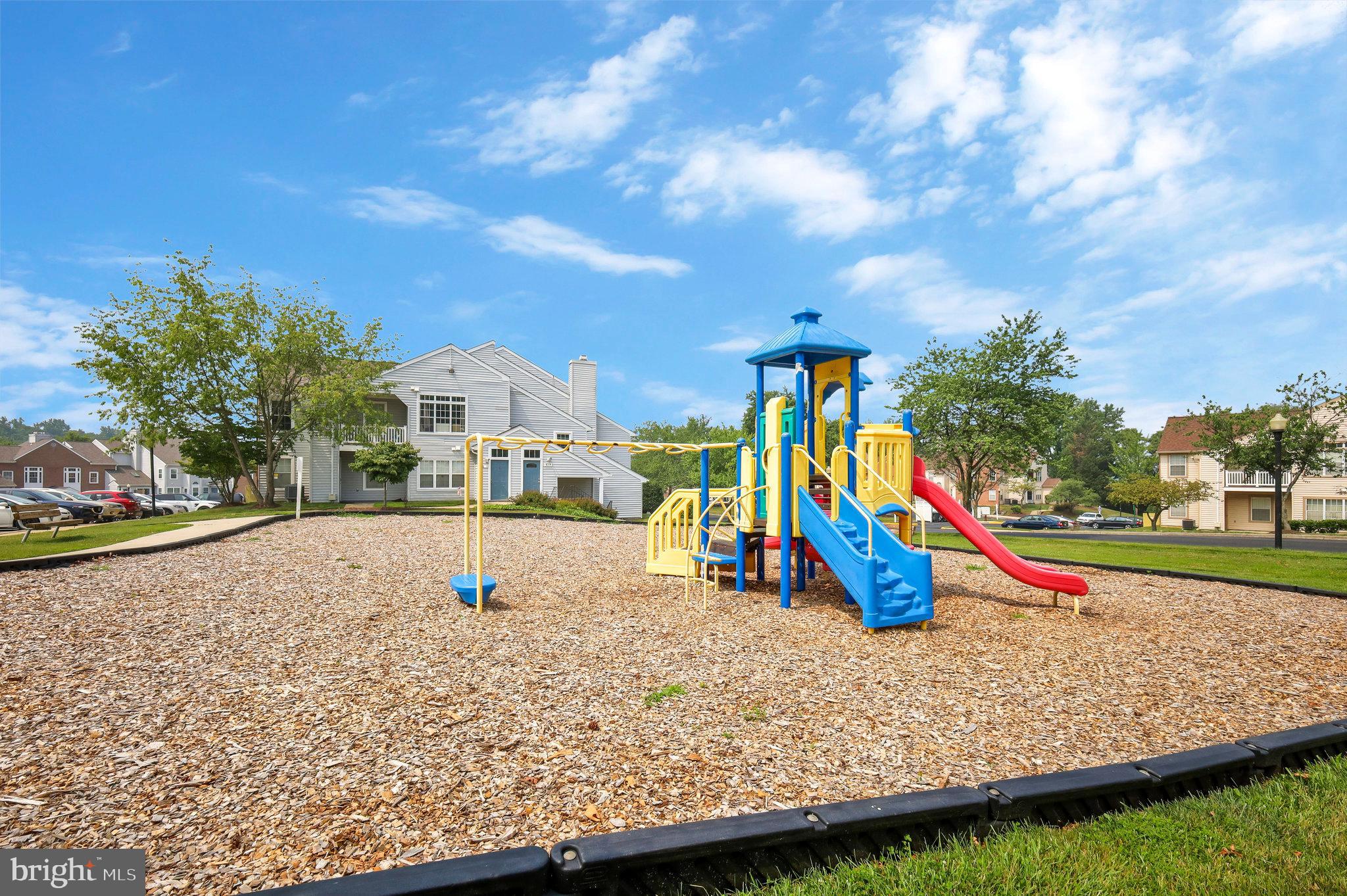 DEVON HILLS - Residential