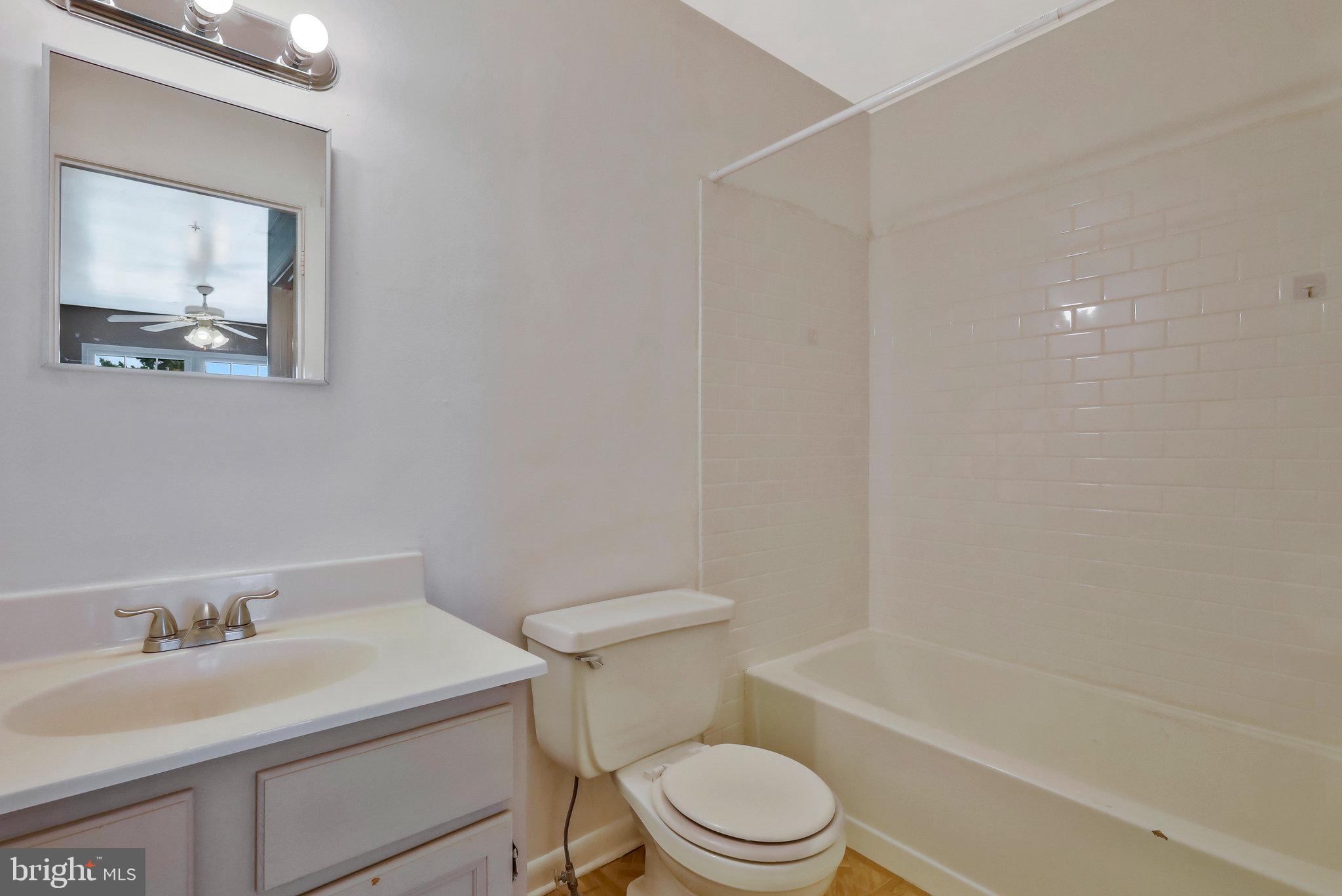 DEVON HILLS - Residential