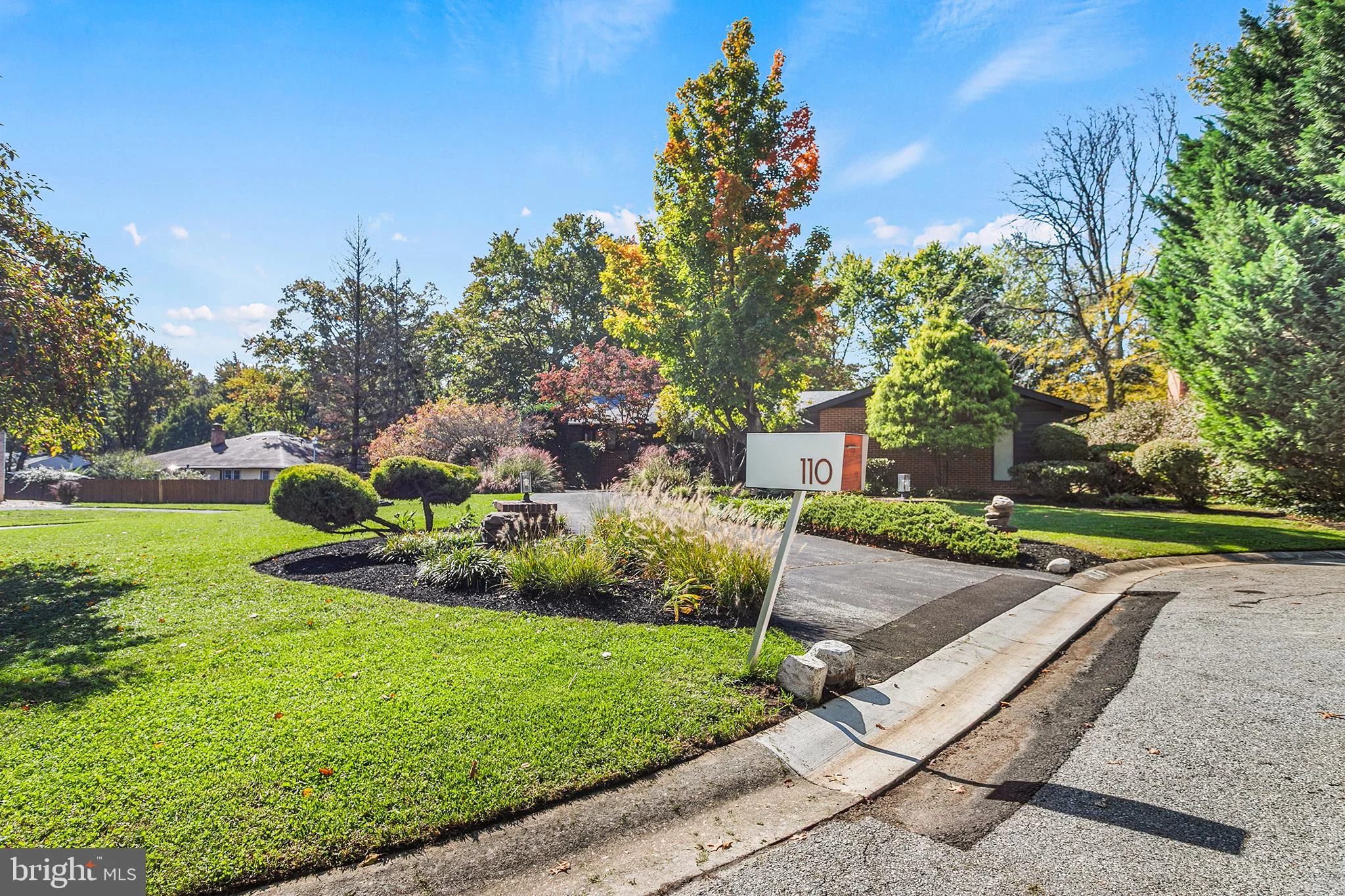 110 E Sutton Place, Wilmington, DE 19810