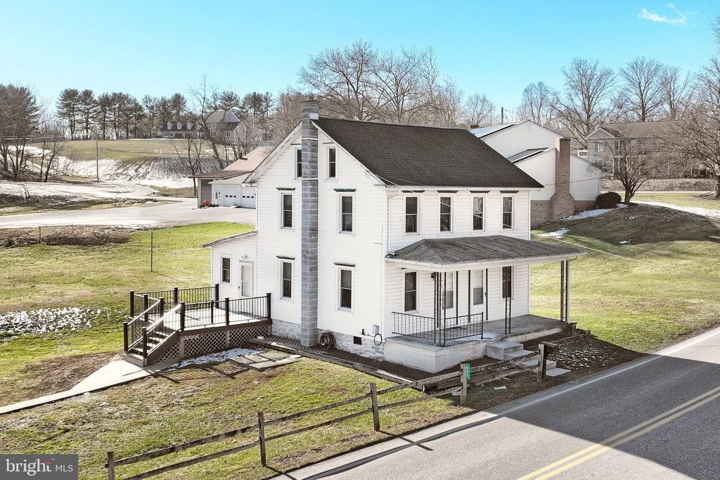 Photo of 904 Lincoln Road, LITITZ, PA 17543 (MLS # PALA2063072)