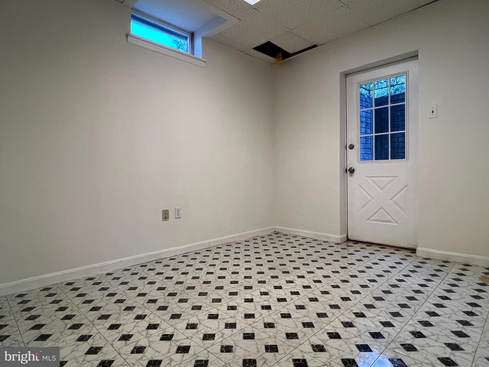 BURTONSVILLE - Residential Lease