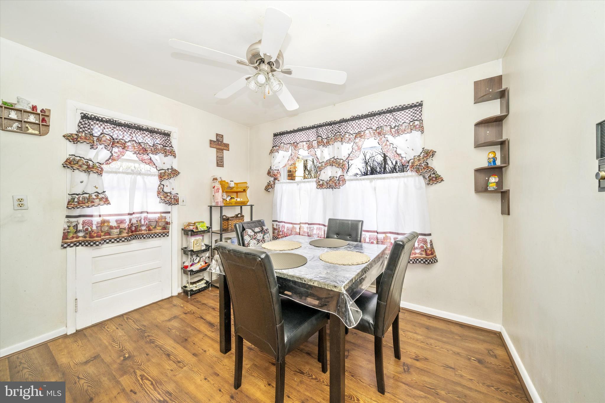 MURRAY HILL - Residential