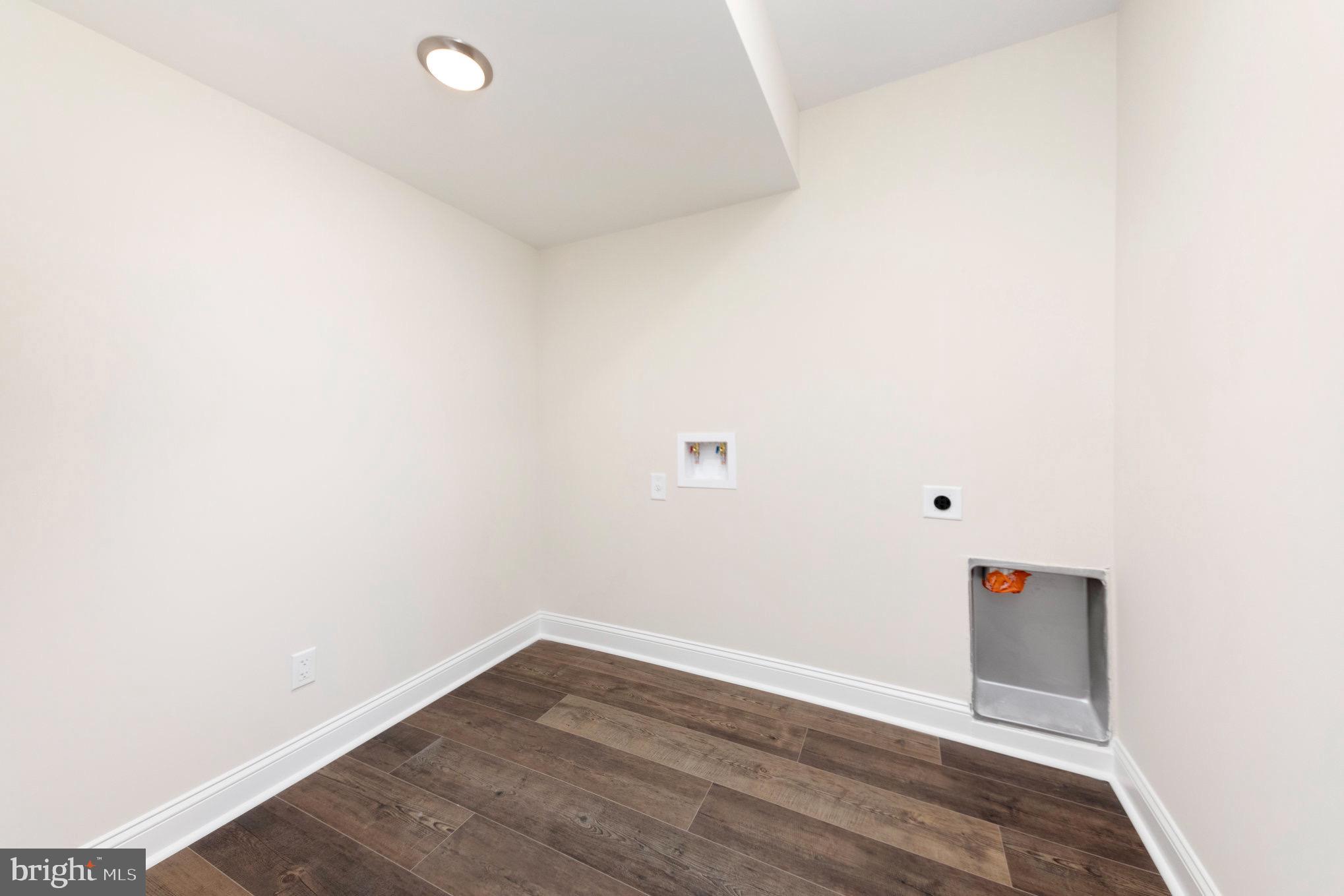 ROCKLAND CREEK ESTATES - Residential