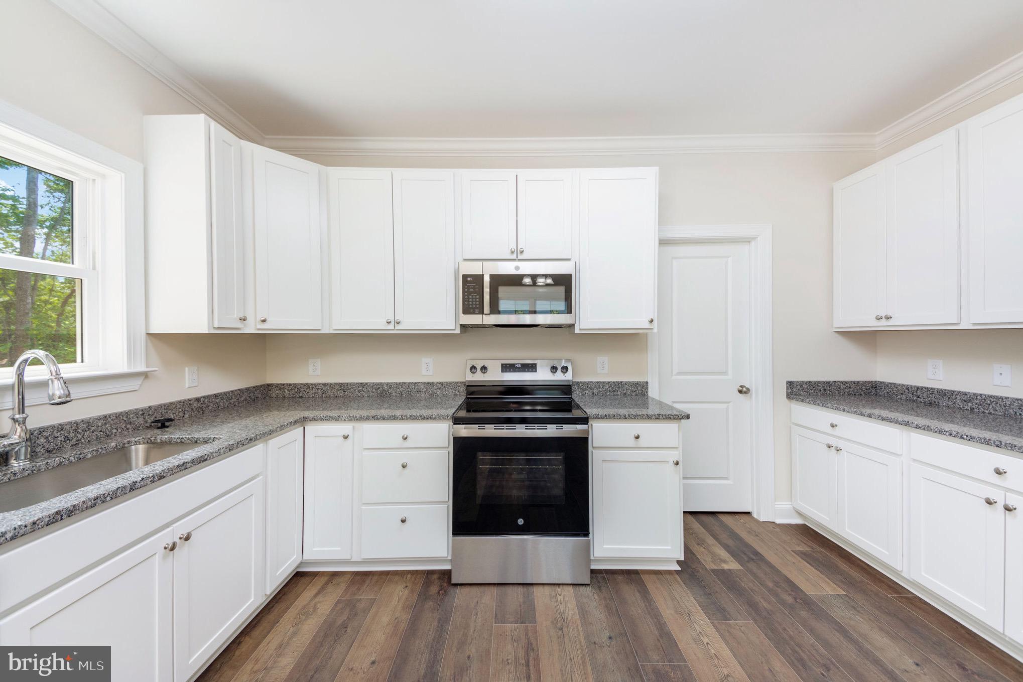 ROCKLAND CREEK ESTATES - Residential