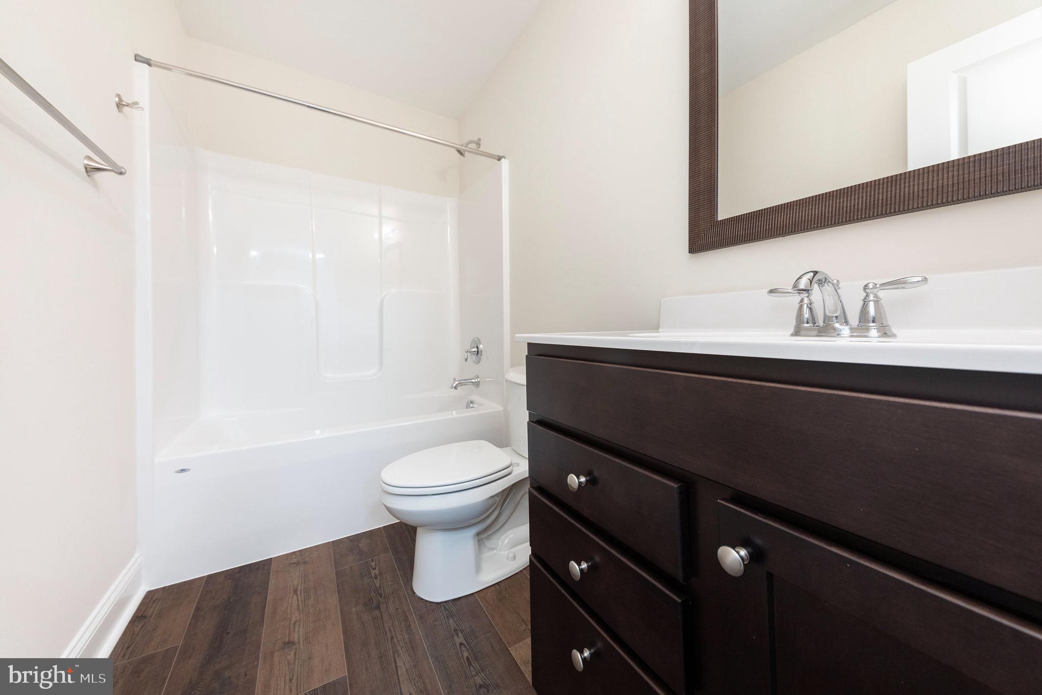 ROCKLAND CREEK ESTATES - Residential