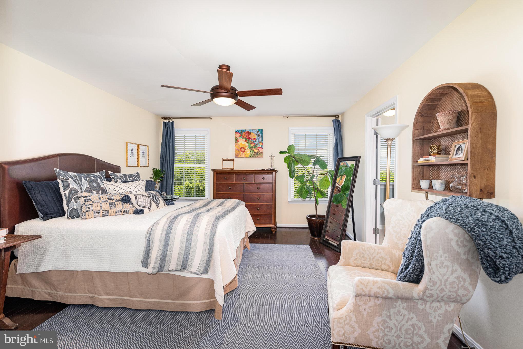 LOCUST POINT - Residential