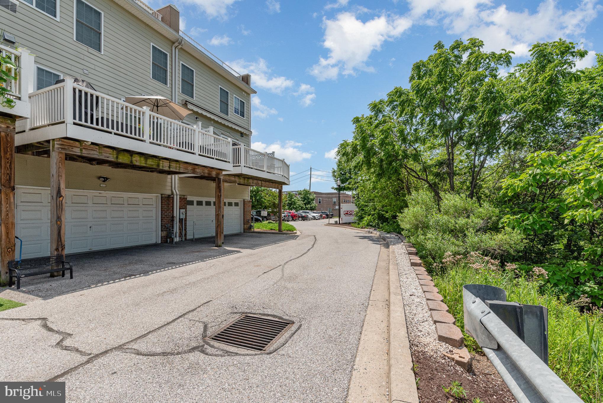 LOCUST POINT - Residential