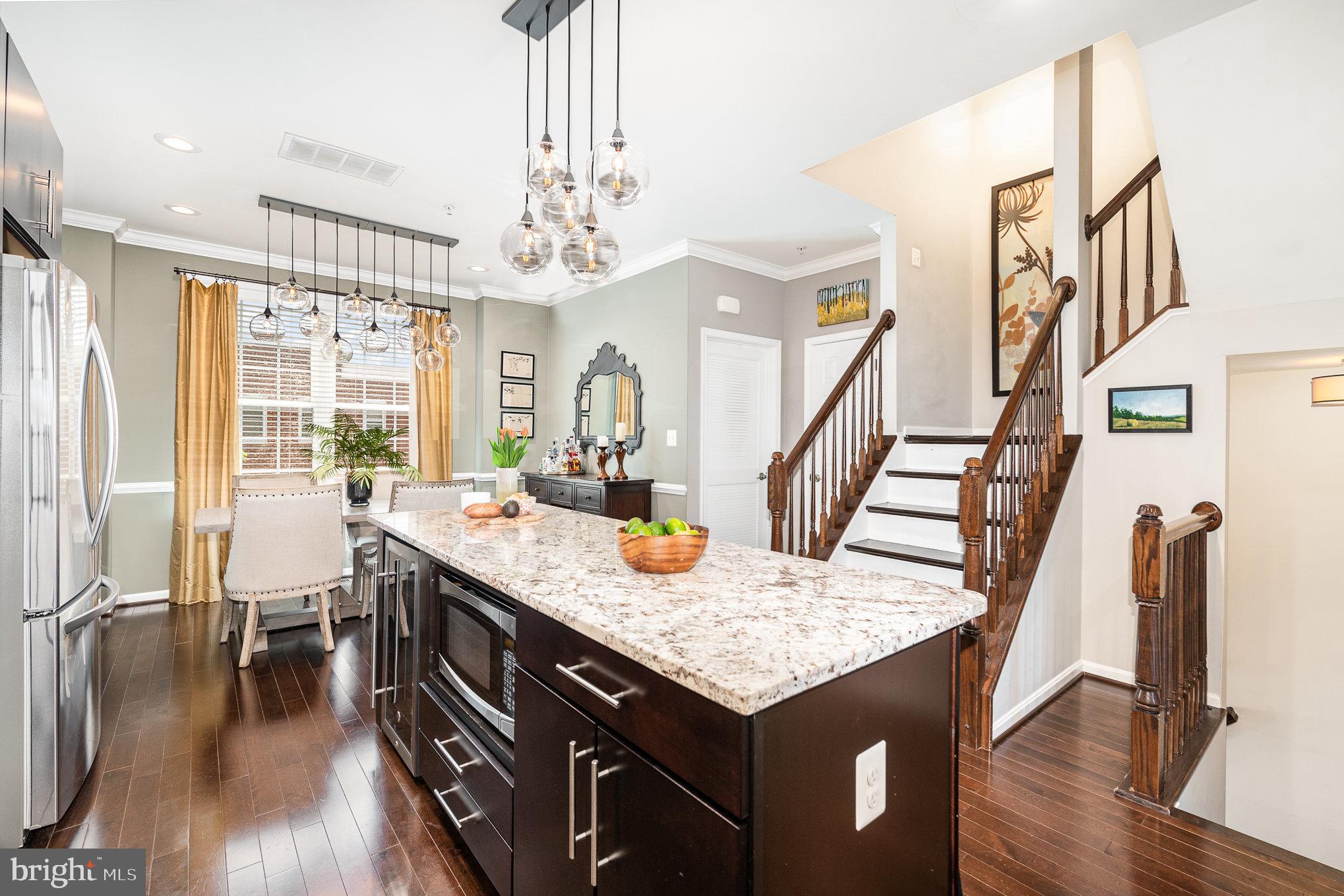 LOCUST POINT - Residential