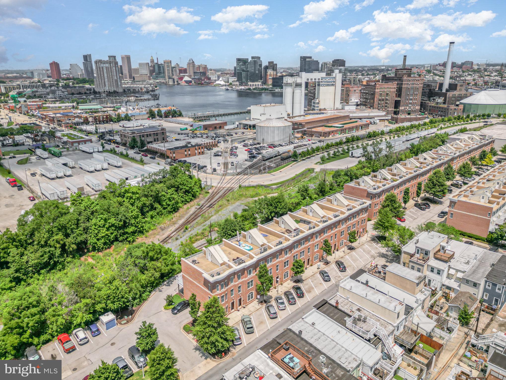 LOCUST POINT - Residential